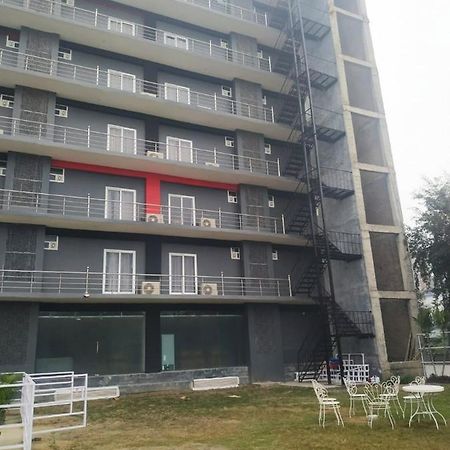 Hotel Aarkay Palace Badarpur エクステリア 写真