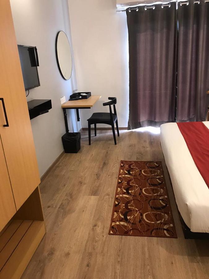 Hotel Aarkay Palace Badarpur エクステリア 写真