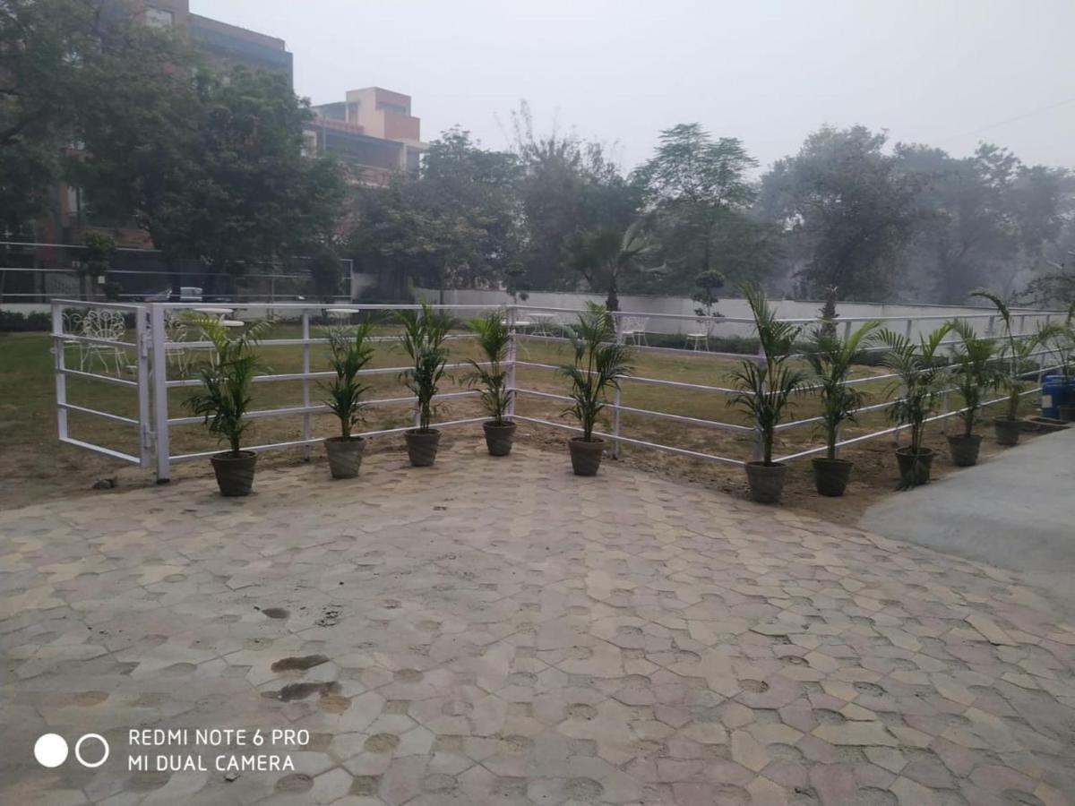 Hotel Aarkay Palace Badarpur エクステリア 写真