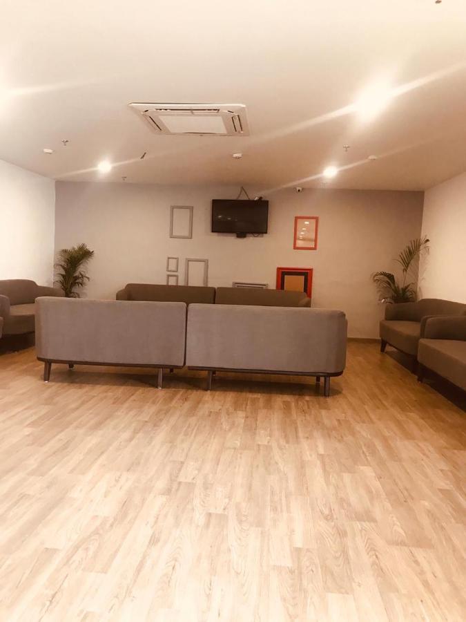 Hotel Aarkay Palace Badarpur エクステリア 写真