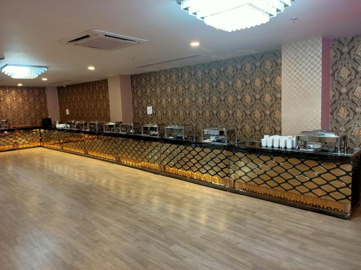 Hotel Aarkay Palace Badarpur エクステリア 写真