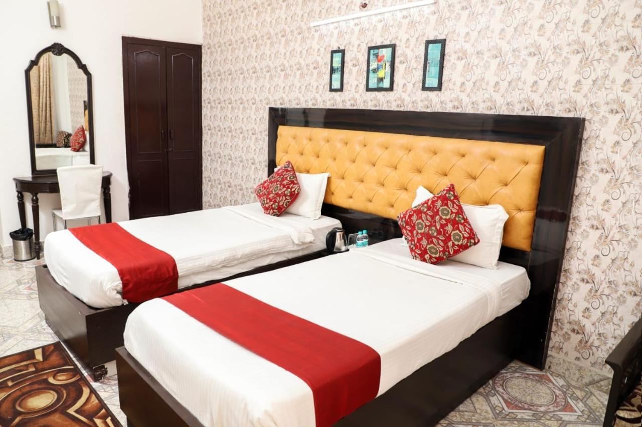Hotel Aarkay Palace Badarpur エクステリア 写真
