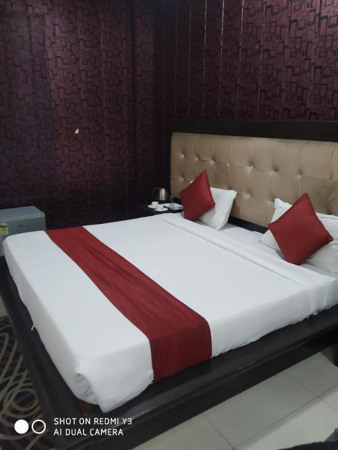 Hotel Aarkay Palace Badarpur エクステリア 写真